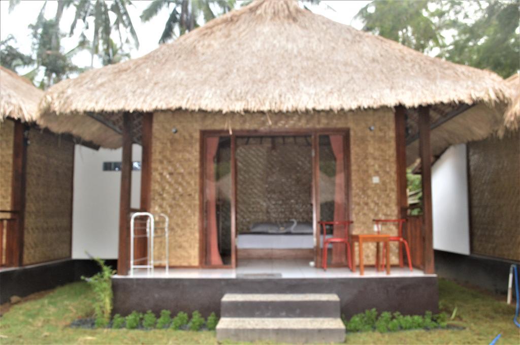 Airas' Garden Homestay Eco Bungalows Kuta  エクステリア 写真